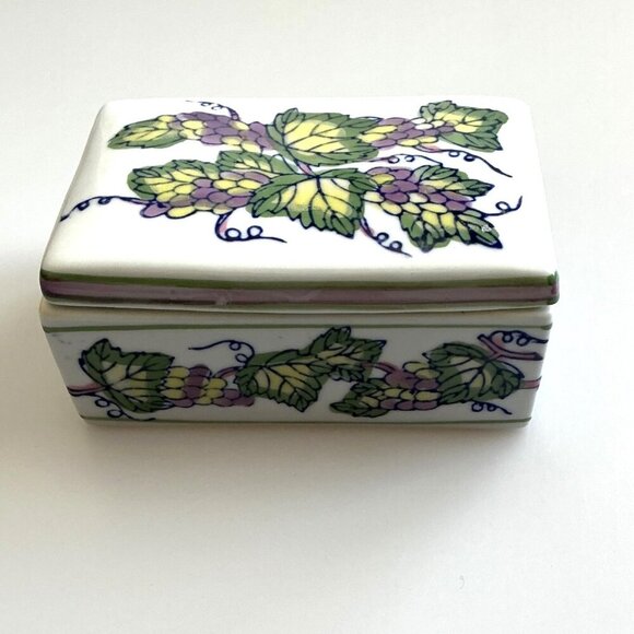 NEW FIFTH AVENUE LTD VINTAGE CERAMIC JEWELRY TRINKET BOX - Picture 6 of 11